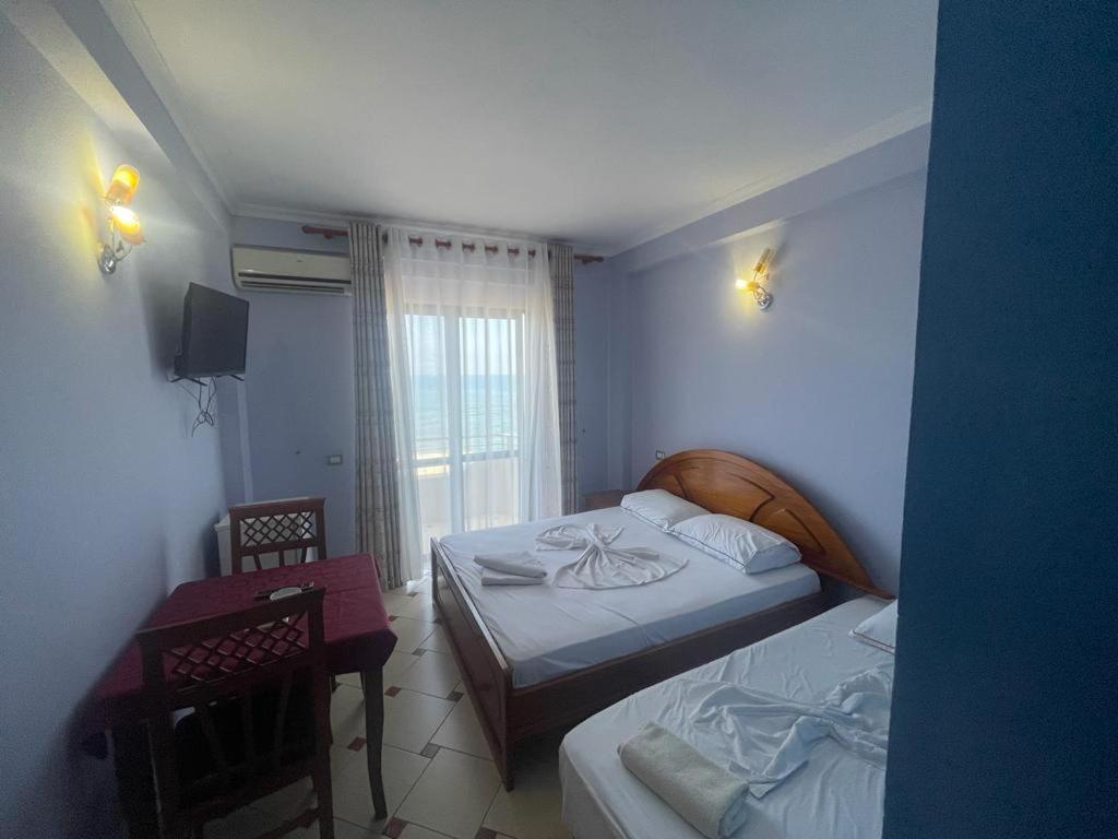 Hotel Ferrara Дуррес Екстер'єр фото