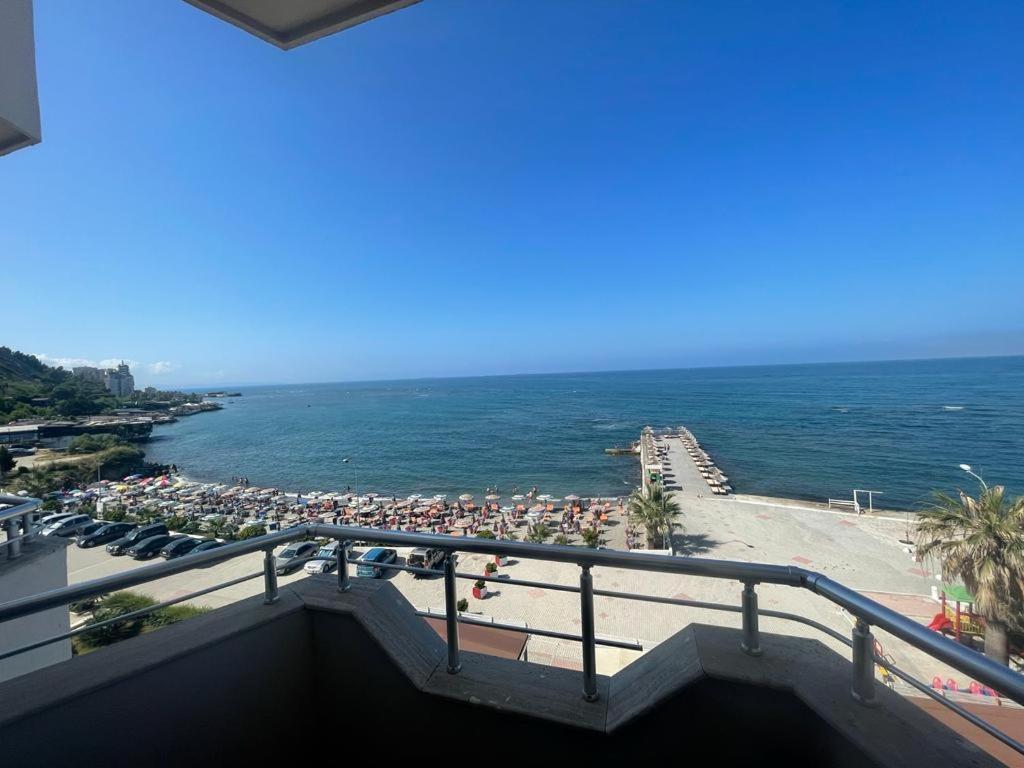 Hotel Ferrara Дуррес Екстер'єр фото