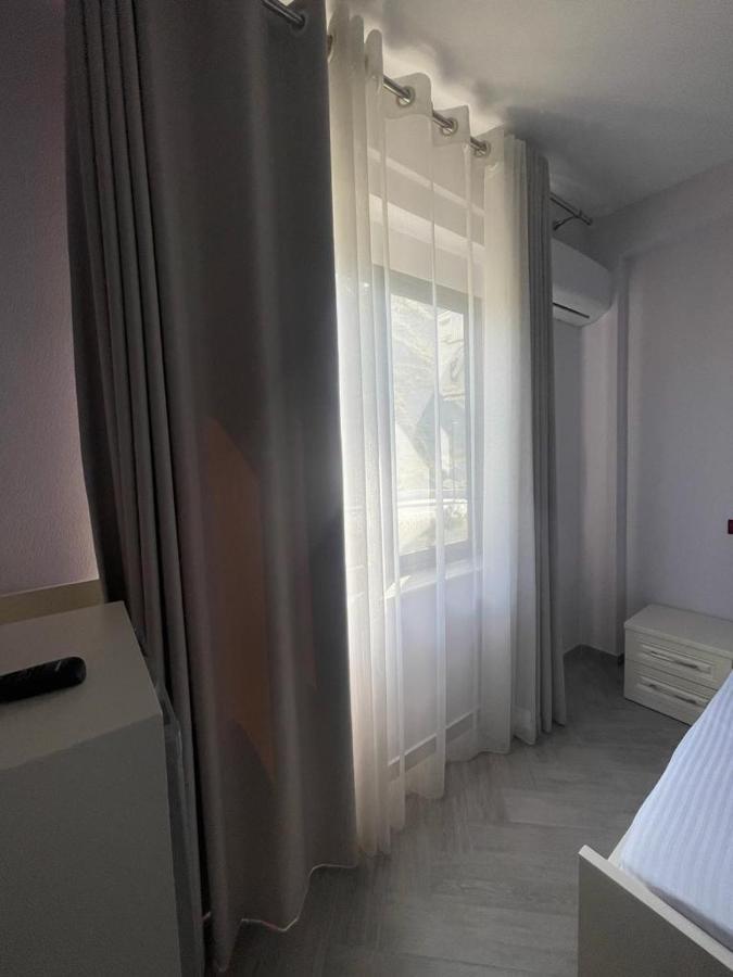 Hotel Ferrara Дуррес Екстер'єр фото