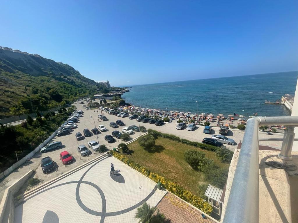 Hotel Ferrara Дуррес Екстер'єр фото